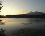 大沼と駒ケ岳と夕日